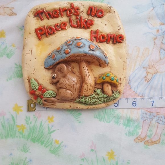 Vintage 3D Mushroom Mouse Wall Hanging - Picture 9 of 9